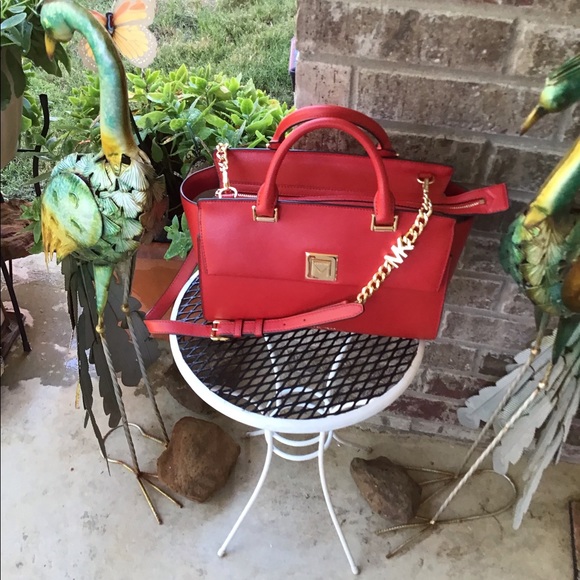 Red Micheal - Picture 2 of 8